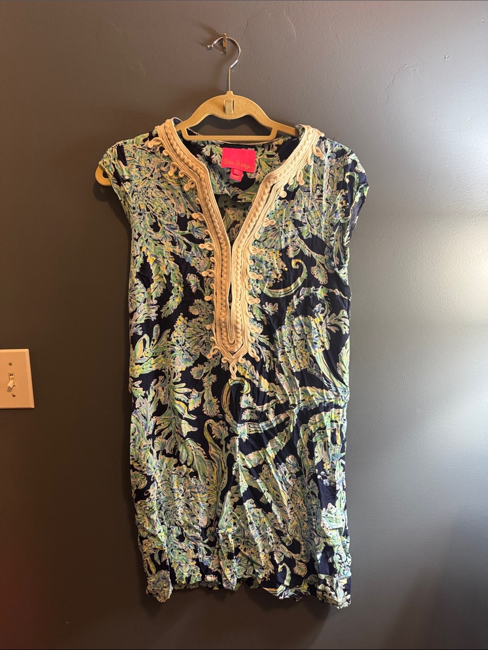Sleeveless Embroidered Paisley Shift Dress - Navy / Green